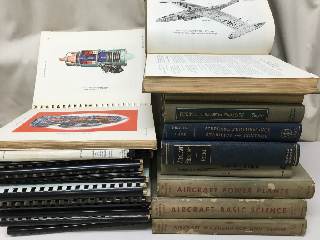 埼玉県で出張買取した古書航空技術書