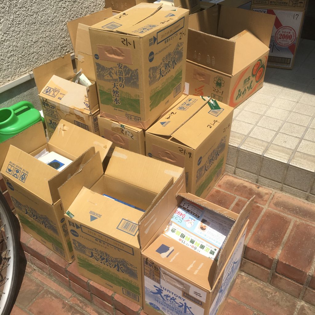 埼玉県川島町の古本買取、玄関先の本