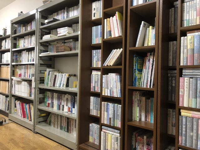 初版本コレクションの書棚
